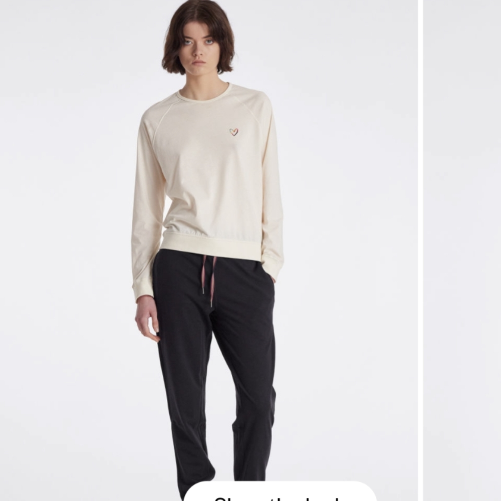 Long sleeve top music